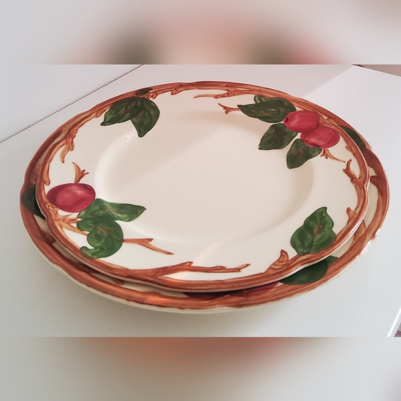 Vintage Franciscan Ware Apple Pattern Round Chop Plate and Dinner Plate - Picture 4 of 5